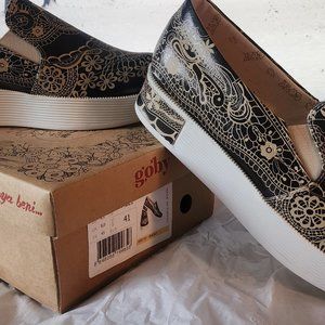 GOBY Chocolate/Cream Henna Scroll Slip-On Sneakers